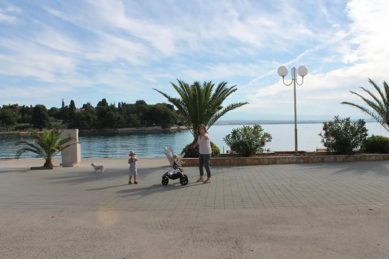 Apartman Lucin Apartment Preko 0*,  Croatia