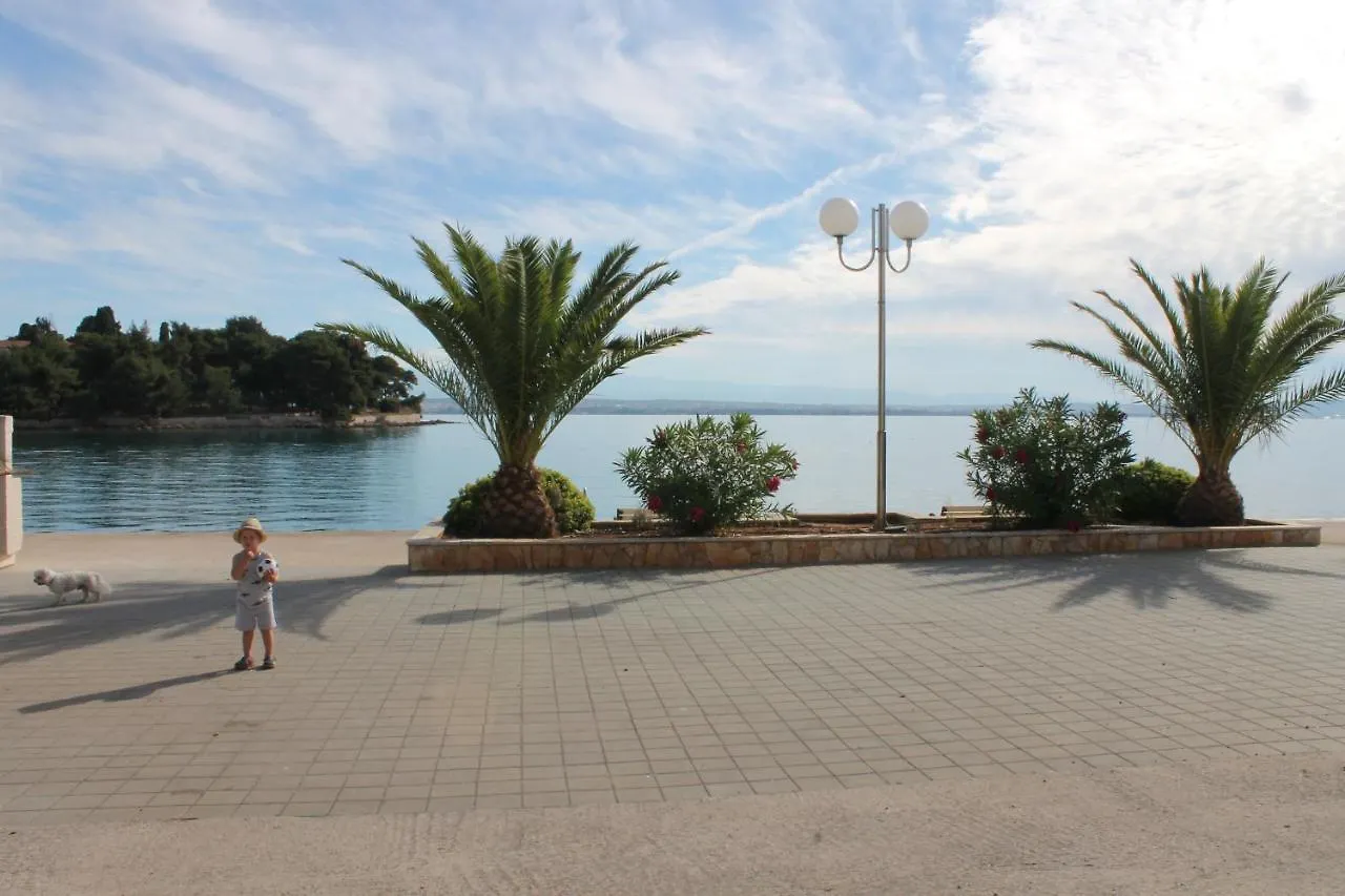 Apartman Lucin Apartment Preko Croatia